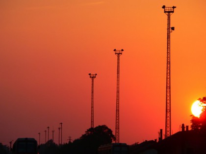 T-Mobile Attempts To Persuade FCC To Block Verizon’s Acquisition Of Cable Company Spectrum