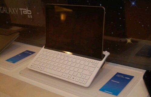 Video: Keyboard dock for the Galaxy Tab 8.9 3