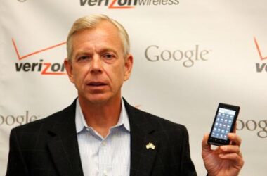 New Verizon CEO expects AT&T purchase of T-Mobile to be approved 5
