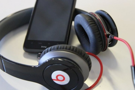 HTC teams up with Dr. Dre and his Beats (video) 4