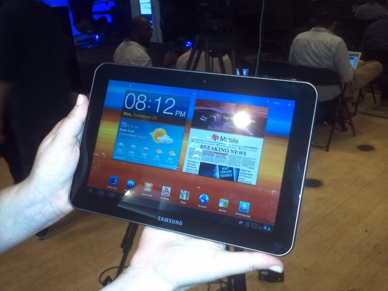 Samsung Unveils Galaxy Tab 8.9 WiFi Version To Be Released In Less Than a Week's Time 2