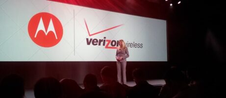 Motorola And Verizon Unveil the DROID RAZR, Comes In At 7.1mm Thin With LTE (Hands-On Video) 16