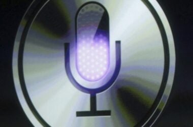 Google's Eric Schmidt: Apple Siri Poses "Competitive Threat" 9