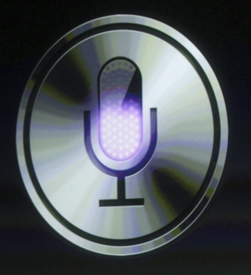 Google's Eric Schmidt: Apple Siri Poses "Competitive Threat" 3