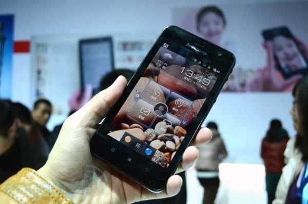 Lenovo Gets Serious, Intros The LePhone S2 and LePad S2005 5" Tabletphone 4