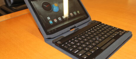 Motorola Droid 4 and XYBoard Pause for a New Photo Op 12