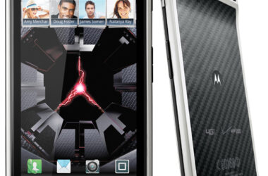 White version of DROID RAZR is official, Buy either RAZR and get $100 off a DROID XYBOARD and $50 off Motorola accessories 7
