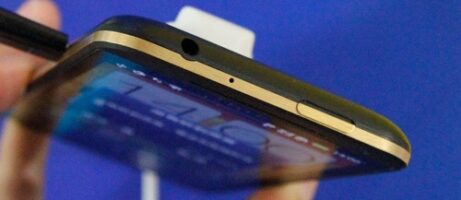 Possible quad-core powered HTC One XC revealed in China 5