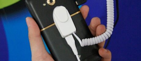 Possible quad-core powered HTC One XC revealed in China 4