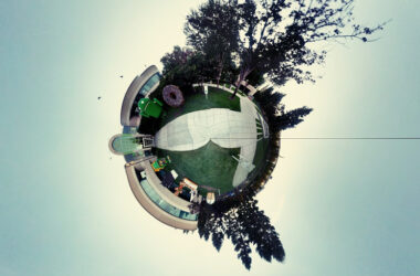 Photo Sphere does tiny planet version of Android HQ 8