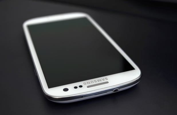 Samsung Galaxy S IV Unofficially Rendered, Invites The World To Take A Sneak Peek Into The Future 4