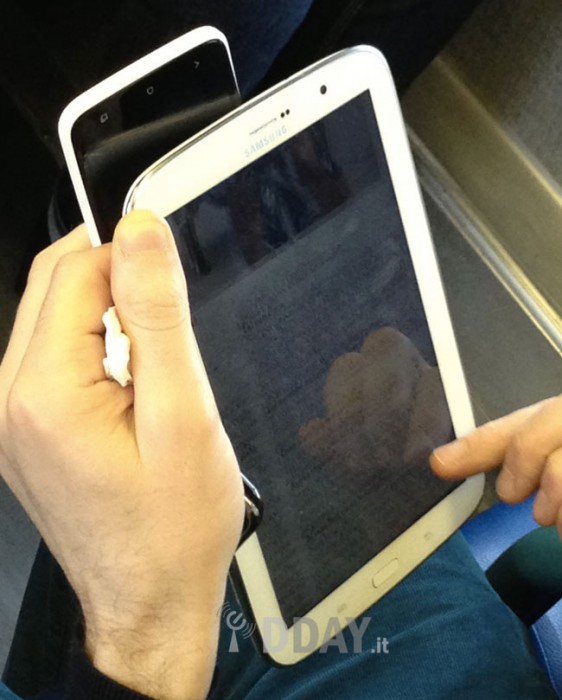 Samsung_Galaxy_Note_8.0_Leak_03 Pictures of the Samsung Galaxy Note 8.0 leak 4