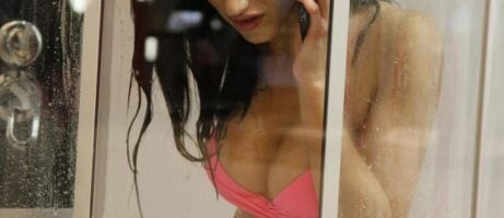 T-Mobile CZ Uses Sex Appeal to Sell Sony Xperia Z 4