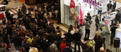 T-Mobile CZ Uses Sex Appeal to Sell Sony Xperia Z 2