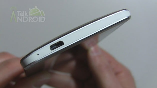 HTC_One_Bottom_TA