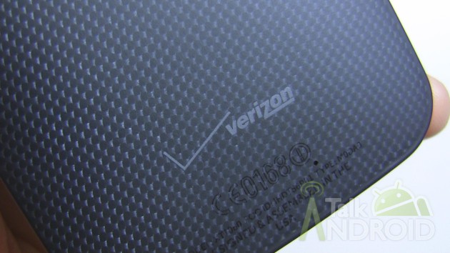 Moto_X_Back_Verizon_Logo_TA