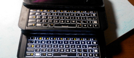 More images of QWERTY keyboard bearing Motorola DROID 5 surface 4