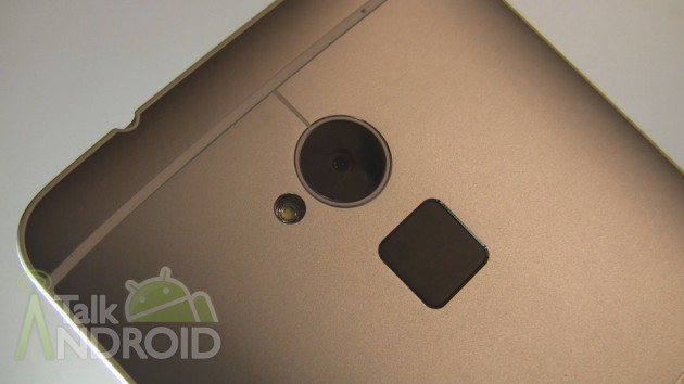 HTC_One_Max_Back_Closeup_Camera_Fingerprint_Scanner_01_TA