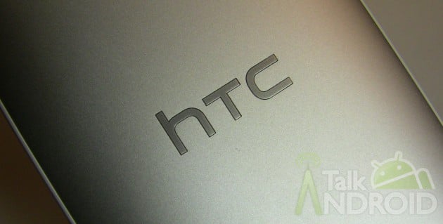 HTC_One_Max_Back_HTC_Logo_02_TA