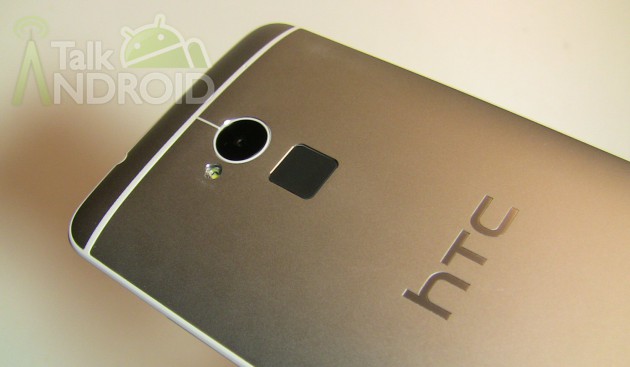 HTC_One_Max_Back_Slanted_02_TA