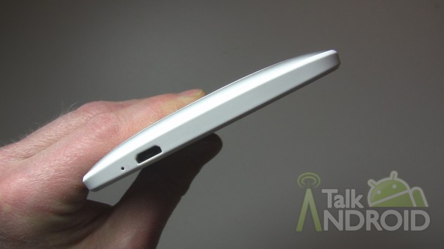 HTC_One_Max_Bottom_TA