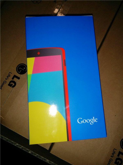 Nexus_5_Red_Leaked_Retail_Packaging_02