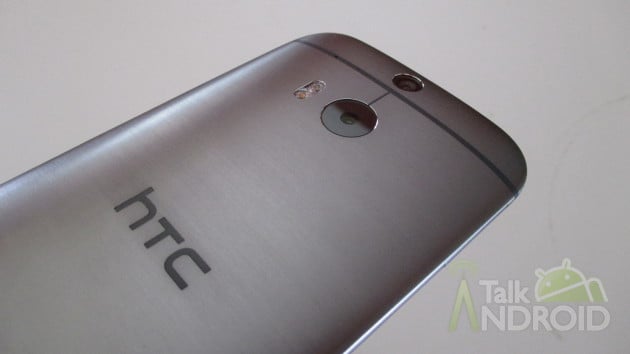 HTC_One_M8_Back_Slanted_HTC_Logo_TA_03