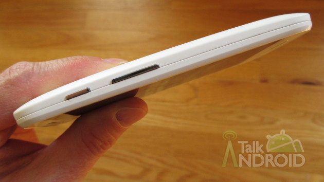 Motorola_Moto_E_Right_Side_TA