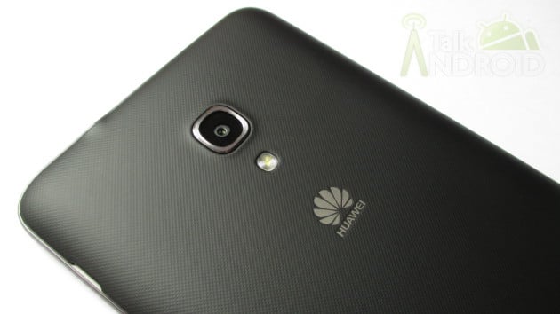 Huawei_Ascend_Mate2_Back_Slanted_Camera_Lens_Huawei_Logo_TA