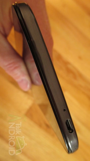 Huawei_Ascend_Mate2_Bottom_TA