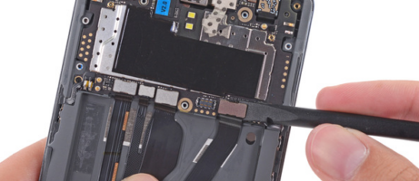 iFixit team tears down, repairs OnePlus One, receives average repairability score 6