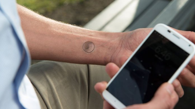 vivaink_motorola_moto_x_unlocking_digital_tattoo