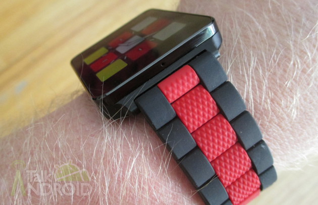 LG_G_Watch_Replaced_Wrist_Band_01_TA