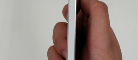 Samsung's Galaxy Alpha in white gets photographed, looks very familiar 4