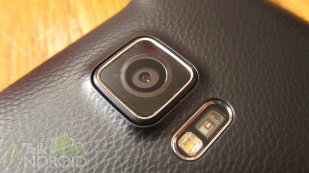 Samsung_Galaxy_Note_4_Back_Camera_Lens_Heart_Rate_Monitor_Closeup_TA