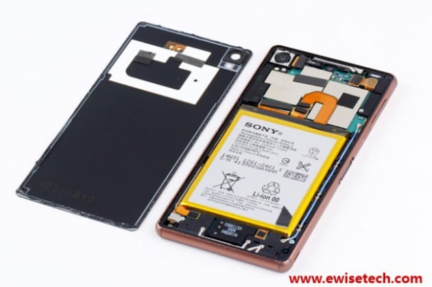 Xperia-Z3-disassembly_foam_rubber_edges