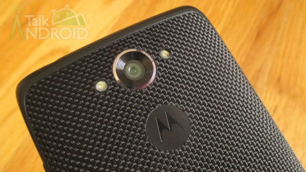 DROID_Turbo_Back_Slanted_2_Camera_Motorola_Logo_TA