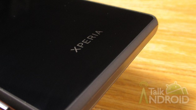 Sony_Xperia_Z3v_Back_Xperia_Logo_02_TA