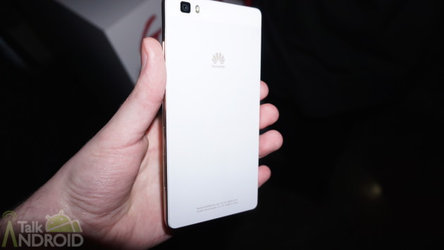 huawei_p8_lite_launch_rear_TA