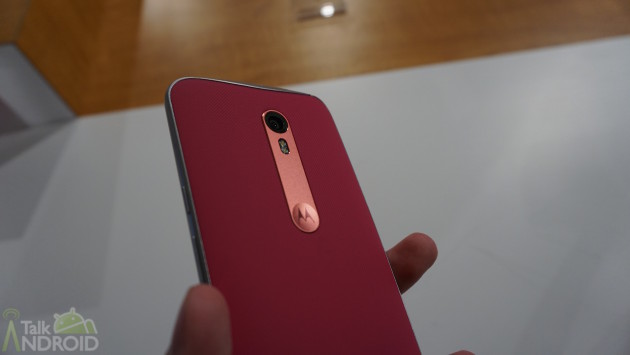 motorola_moto_x_style_launch_rear_panel_closeup_TA