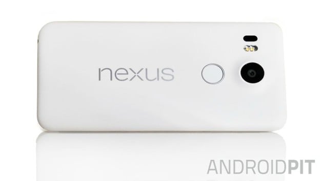nexus_5_2015_rear_leak_090515