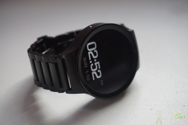 huawei_watch_closeup_dim_display_TA