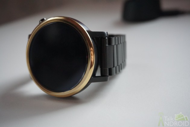 motorola_moto_360_2015_display_off_bottom_TA