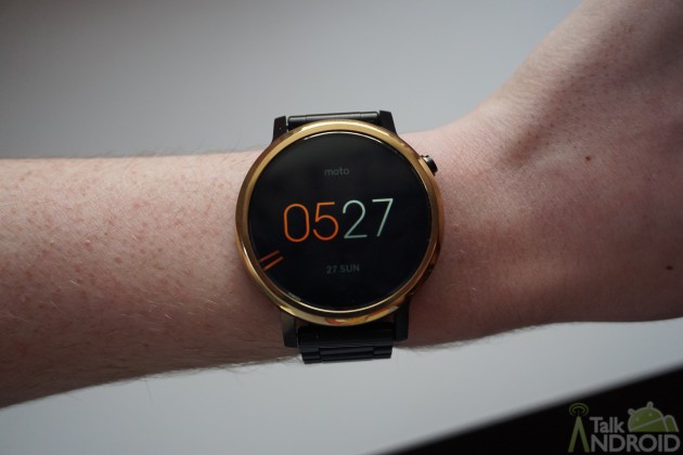 motorola_moto_360_2015_display_on_digital_TA