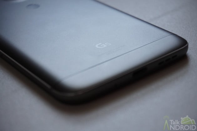 lg_g5_bottom_angled_blur_TA
