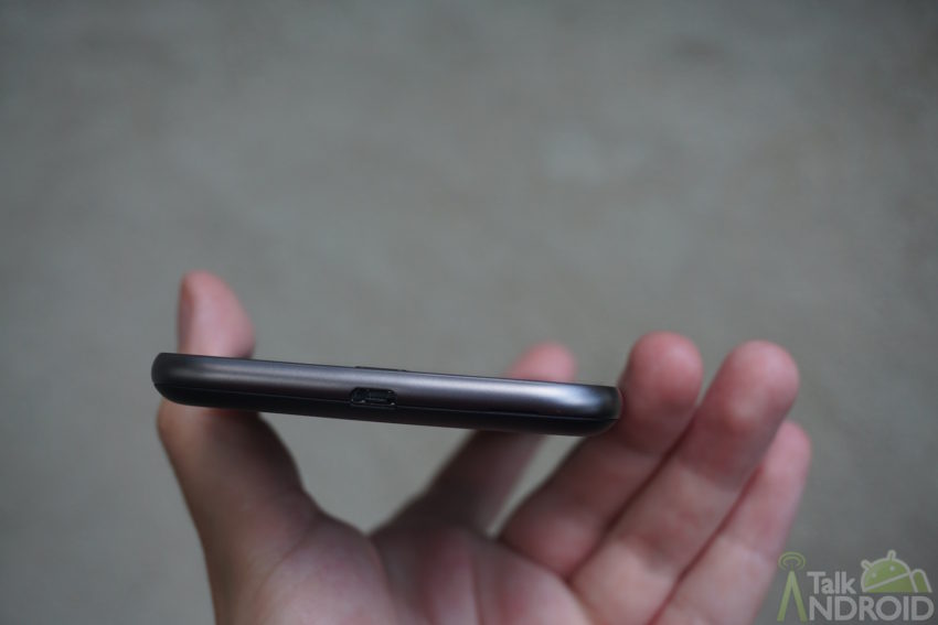 moto_g4_plus_bottom_TA