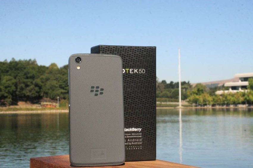 blackberry_dtek50_box