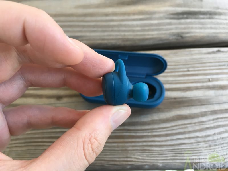 samsung_gear_iconx_side_earbud_TA