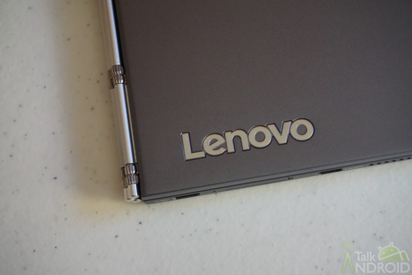 lenovo_yoga_book_company_logo_closeup_ta