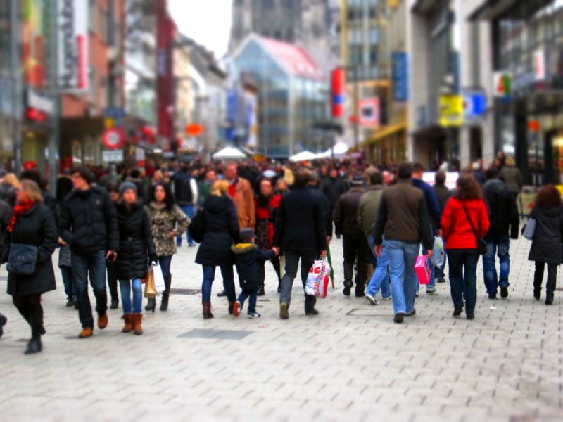 Most customers are making smartphone purchases online (and on other smartphones) 4